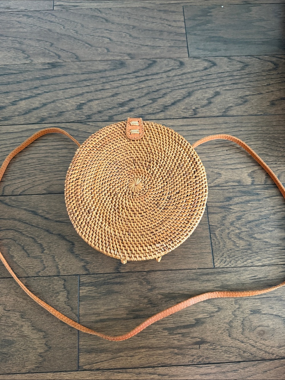 Round Woven Crossbody Bag in Natural Tan